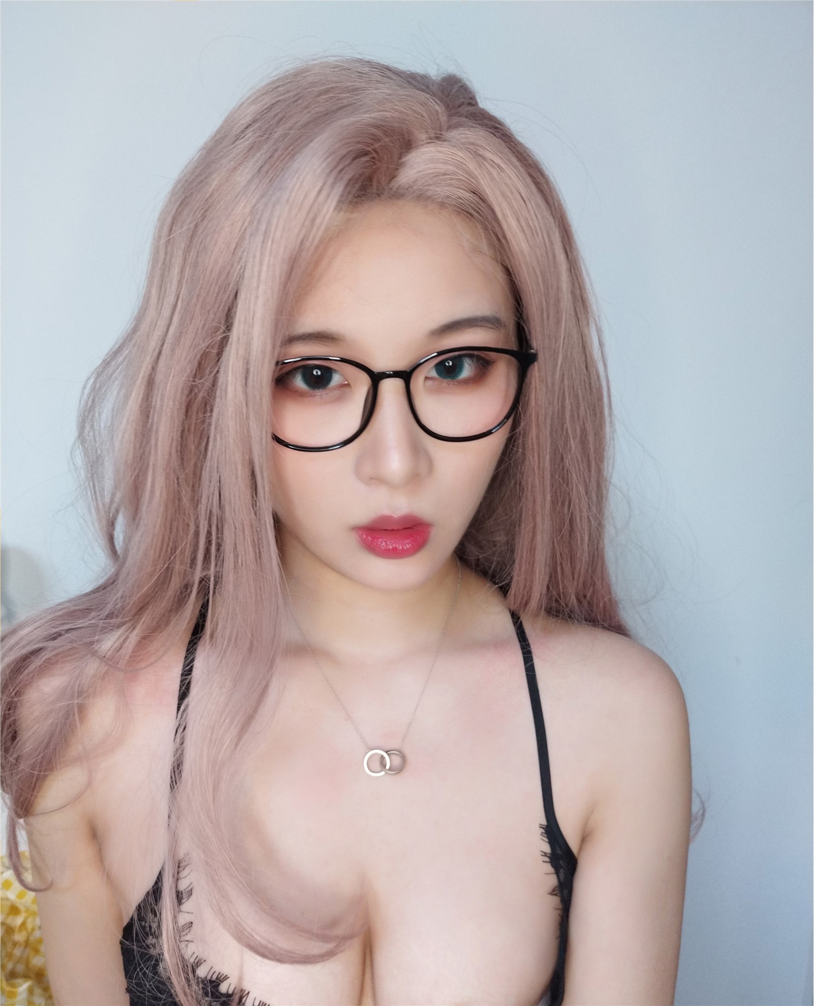 Hsuen Hsiao school sister. - Glasses lady(4)